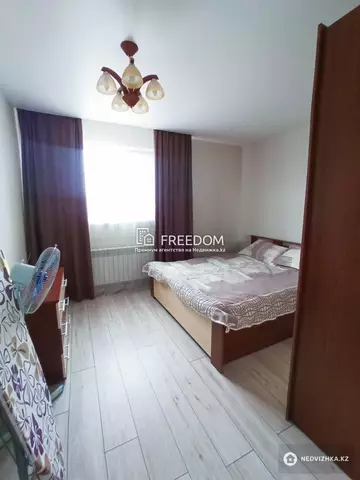 2-комнатная квартира, этаж 10 из 10, 42 м²