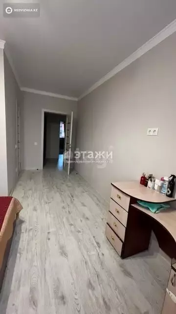 2-комнатная квартира, этаж 3 из 3, 60 м²