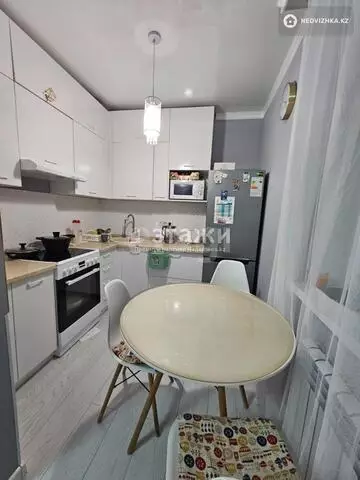 2-комнатная квартира, этаж 4 из 9, 57 м²