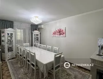 5-комнатная квартира, этаж 3 из 5, 121 м²