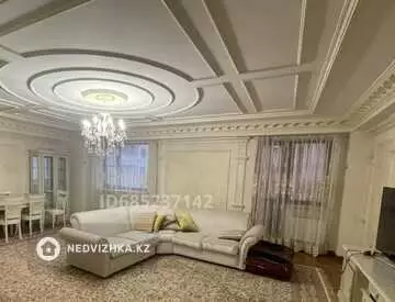 3-комнатная квартира, этаж 5 из 10, 136 м²