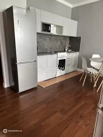 2-комнатная квартира, этаж 7 из 19, 50 м²