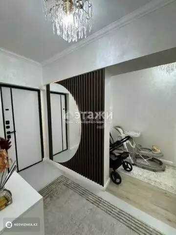 2-комнатная квартира, этаж 4 из 5, 53 м²