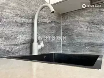 3-комнатная квартира, этаж 4 из 25, 100 м²