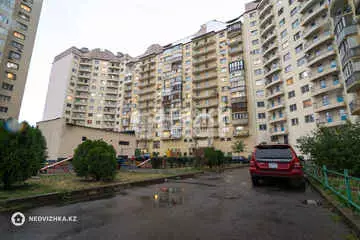 1-комнатная квартира, этаж 10 из 15, 37 м²