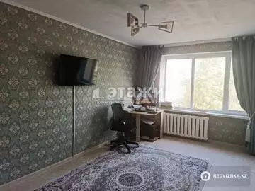 2-комнатная квартира, этаж 4 из 5, 48 м²