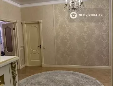 4-комнатная квартира, этаж 3 из 13, 150 м², на длительный срок