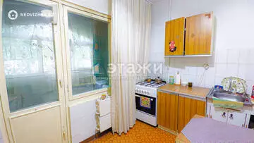 2-комнатная квартира, этаж 1 из 9, 55 м², на длительный срок