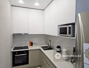 3-комнатная квартира, этаж 3 из 6, 77 м²