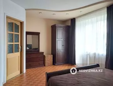 5-комнатный дом, 255 м²