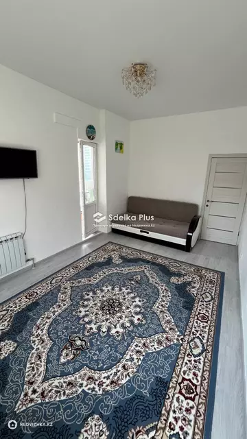 3-комнатная квартира, этаж 2 из 13, 70 м²