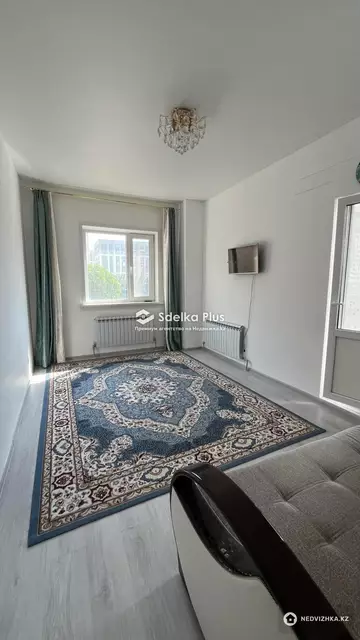 3-комнатная квартира, этаж 2 из 13, 70 м²