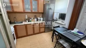 2-комнатная квартира, этаж 4 из 5, 42 м²