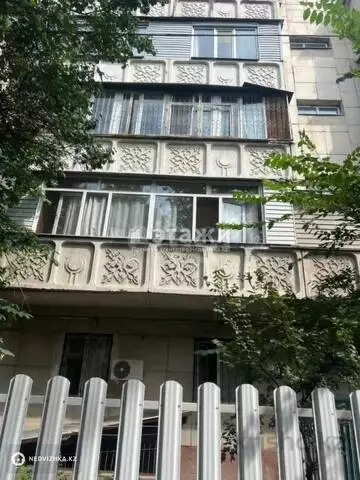 4-комнатная квартира, этаж 3 из 5, 80 м²