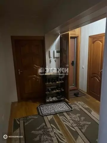 4-комнатная квартира, этаж 3 из 5, 80 м²