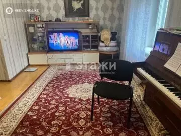 4-комнатная квартира, этаж 3 из 5, 80 м²