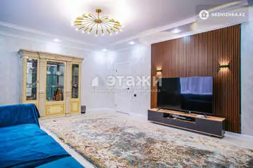 4-комнатная квартира, этаж 2 из 2, 248 м², на длительный срок