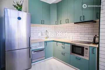 2-комнатная квартира, этаж 4 из 13, 46 м², на длительный срок