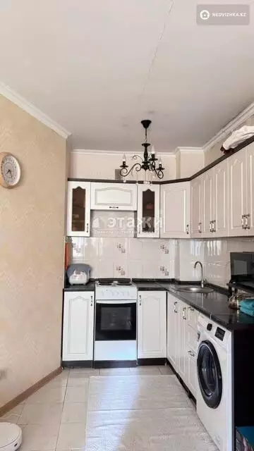 3-комнатная квартира, этаж 4 из 10, 64 м²