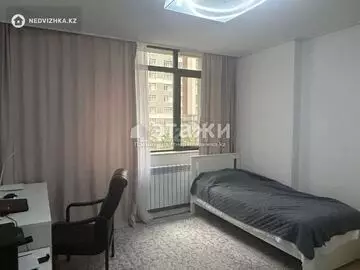 4-комнатная квартира, этаж 2 из 22, 178 м²