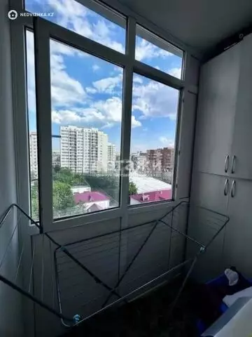 2-комнатная квартира, этаж 9 из 9, 60 м²