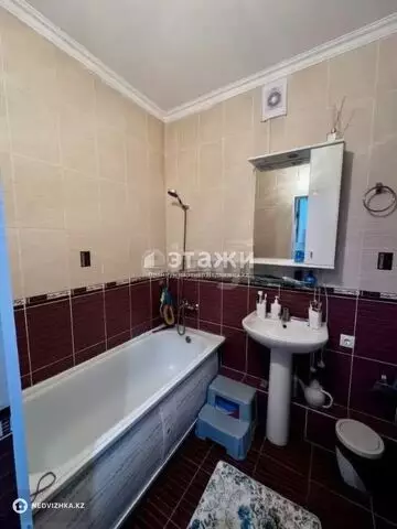 2-комнатная квартира, этаж 9 из 9, 60 м²