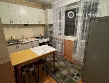 3-комнатная квартира, этаж 2 из 5, 64 м², на длительный срок