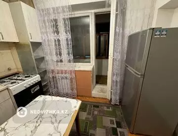 3-комнатная квартира, этаж 2 из 5, 64 м², на длительный срок