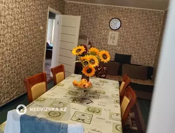 3-комнатная квартира, этаж 3 из 5, 64 м²