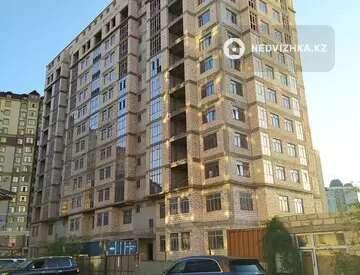 4-комнатная квартира, этаж 3 из 13, 149 м²