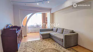 3-комнатная квартира, этаж 8 из 9, 75 м², на длительный срок