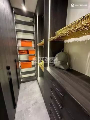 6-комнатная квартира, этаж 1 из 2, 265 м², на длительный срок