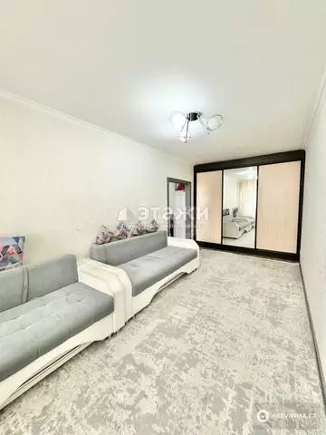 1-комнатная квартира, этаж 9 из 13, 42 м²