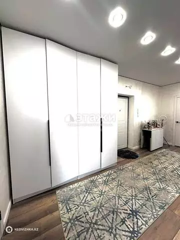 2-комнатная квартира, этаж 10 из 12, 60 м²