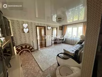 3-комнатная квартира, этаж 4 из 5, 60 м²