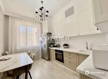 3-комнатная квартира, этаж 4 из 17, 112 м²