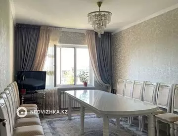 2-комнатная квартира, этаж 4 из 5, 54 м²