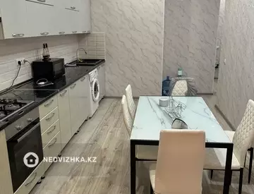 2-комнатная квартира, этаж 8 из 9, 80 м², посуточно