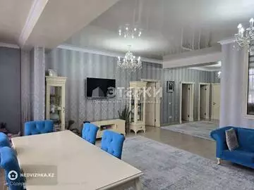 4-комнатная квартира, этаж 6 из 10, 132 м²