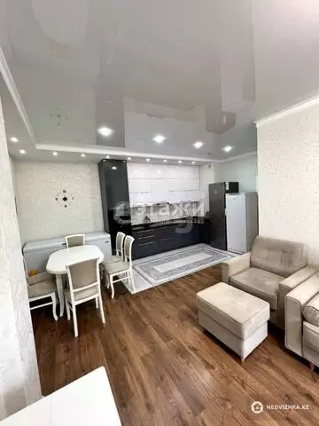 3-комнатная квартира, этаж 11 из 11, 90 м²