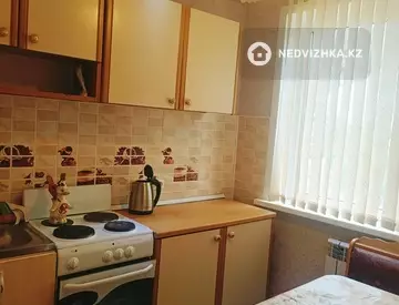 2-комнатная квартира, этаж 3 из 5, 45 м²