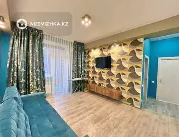 2-комнатная квартира, этаж 13 из 14, 60 м², посуточно