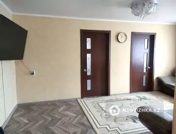 4-комнатная квартира, этаж 5 из 5, 60 м²