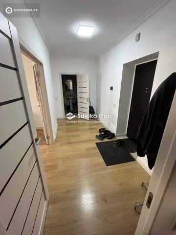 3-комнатная квартира, этаж 2 из 12, 80 м²