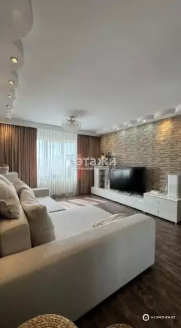 4-комнатная квартира, этаж 14 из 25, 97 м²