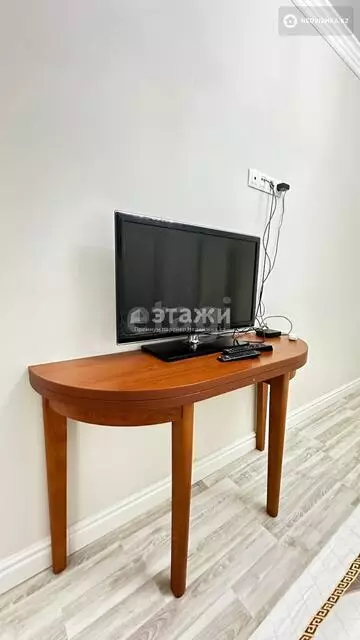 1-комнатная квартира, этаж 4 из 19, 42 м²