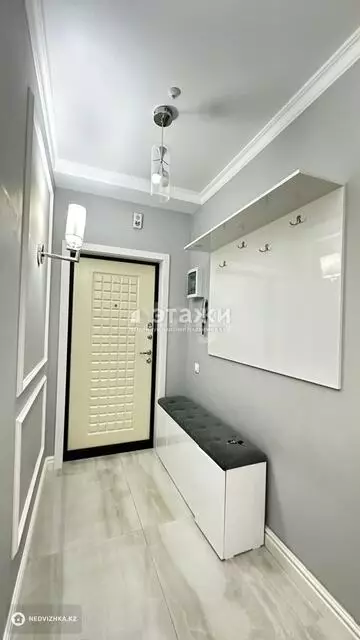 1-комнатная квартира, этаж 4 из 19, 42 м²