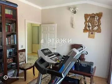 4-комнатная квартира, этаж 5 из 5, 136 м²