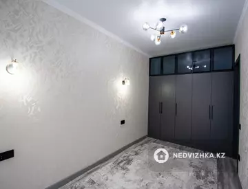 2-комнатная квартира, этаж 2 из 13, 54 м²