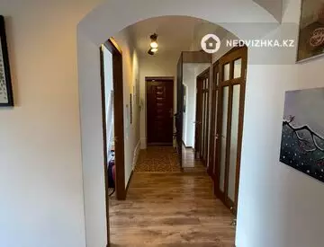 3-комнатная квартира, этаж 5 из 3, 88 м²